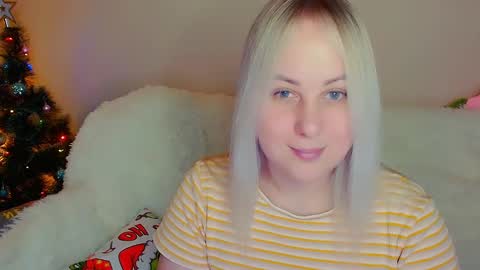 Snapshot of not_nakedcat chatting on December 2024 06:02:02 PM hi glad to chat online show from December 2024 06:02:02 PM