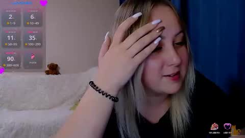 Snapshot of not_nakedcat chatting on November 2025 06:17:01 PM hi glad to chat online show from November 2025 06:17:01 PM