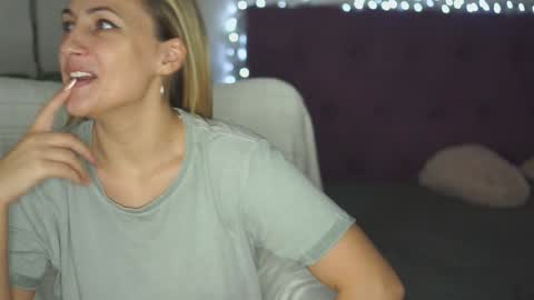 Tina online show from December 2024 10:16:02 PM