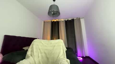 Tina online show from October 2025 07:22:02 PM