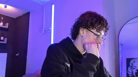 Nova Salvatore online show from April 2026 01:47:01 AM