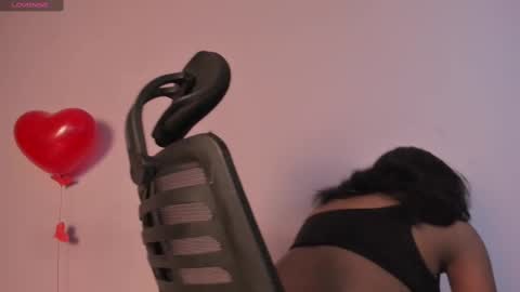 Snapshot of nova_swan chatting on February 2025 07:33:02 PM NOVA online show from February 2025 07:33:02 PM