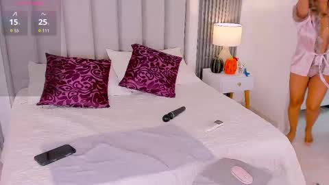 Andrea online show from November 2025 04:30:01 PM