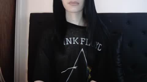 Olivia online show from December 2025 09:02:01 PM