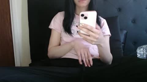 Olivia online show from January 2026 06:57:02 PM