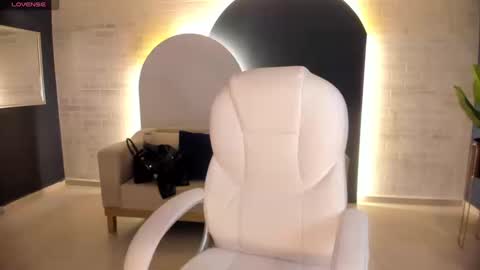 Nova online show from September 2025 08:20:02 PM