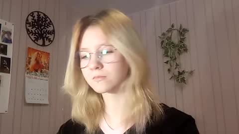 Sari  It is my first day  online show from February 2026 02:13:01 PM