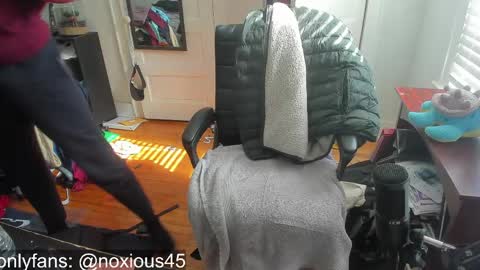 Snapshot of noxious145 chatting on April 2026 08:00:02 PM Noxious online show from April 2026 08:00:02 PM