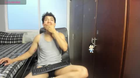 Snapshot of noxx_stark chatting on November 2025 08:33:02 PM Noxx online show from November 2025 08:33:02 PM