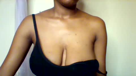 Snapshot of nubian_queen1033 chatting on January 2026 03:14:02 PM happie online show from January 2026 03:14:02 PM