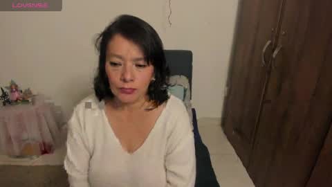 nuit_rose online show from April 2026 01:05:02 AM