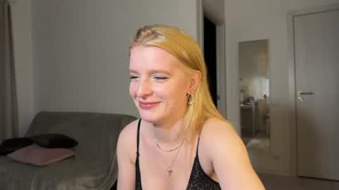 nura_foxx online show from June 2026 12:38:02 AM