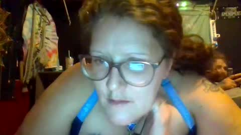 Snapshot of nutthousefunnyfarm chatting on December 2025 04:08:01 AM nutthousefunnyfarm online show from December 2025 04:08:01 AM