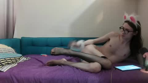 Nuttyowo online show from May 2026 06:25:02 PM