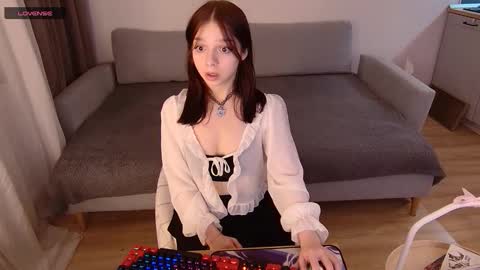 nya_babe online show from November 2025 10:59:02 PM