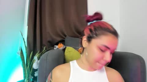 Snapshot of nyalgasai1 chatting on October 2025 12:14:01 AM Nia online show from October 2025 12:14:01 AM