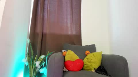 Snapshot of nyalgasai1 chatting on November 2025 10:01:01 PM Nia online show from November 2025 10:01:01 PM