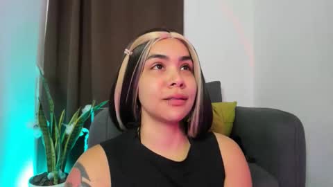 Snapshot of nyalgasai1 chatting on November 2025 11:49:02 PM Nia online show from November 2025 11:49:02 PM