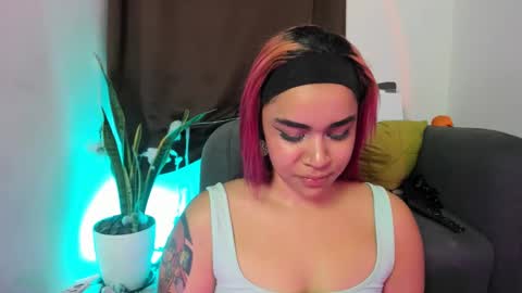 Snapshot of nyalgasai1 chatting on November 2025 11:25:02 PM Nia online show from November 2025 11:25:02 PM