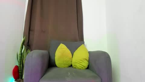 Snapshot of nyalgasai1 chatting on December 2025 04:29:01 AM Nia online show from December 2025 04:29:01 AM