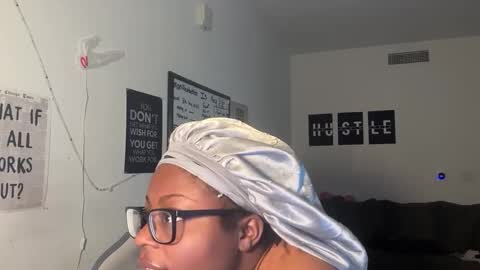 bella2sexy online show from February 2025 04:57:01 AM