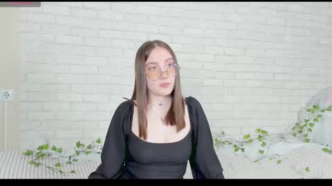 Kat online show from November 2025 03:45:02 PM