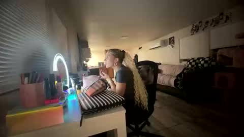 Snapshot of nymphomaticbaby chatting on October 2025 04:48:01 AM nymphomaticbaby online show from October 2025 04:48:01 AM