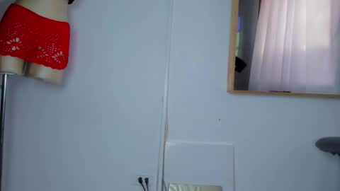 Snapshot of nyusha619933 chatting on November 2025 08:31:01 PM Laura nyu online show from November 2025 08:31:01 PM