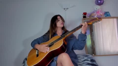 Snapshot of nyusha619933 chatting on November 2025 09:16:01 PM Laura nyu online show from November 2025 09:16:01 PM