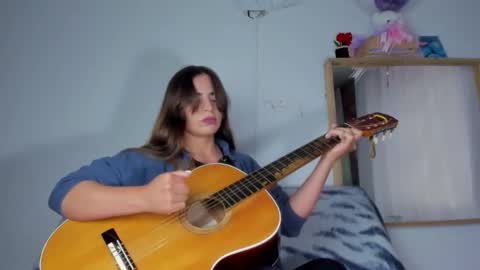 Snapshot of nyusha619933 chatting on December 2025 09:00:01 PM Laura nyu online show from December 2025 09:00:01 PM