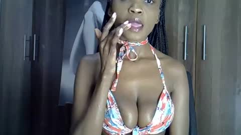 Snapshot of nyverra chatting on July 2026 07:48:01 AM nyverra online show from July 2026 07:48:01 AM