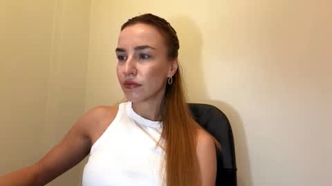 Snapshot of nyxelia_ chatting on November 2025 08:15:02 AM Anastasia online show from November 2025 08:15:02 AM
