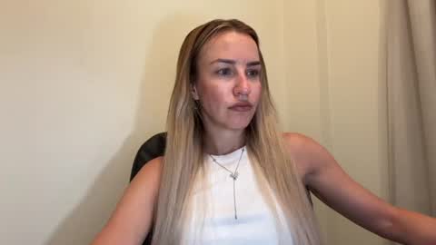 Snapshot of nyxelia_ chatting on June 2026 07:21:02 AM Anastasia online show from June 2026 07:21:02 AM
