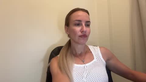 Snapshot of nyxelia_ chatting on June 2026 07:11:01 AM Anastasia online show from June 2026 07:11:01 AM