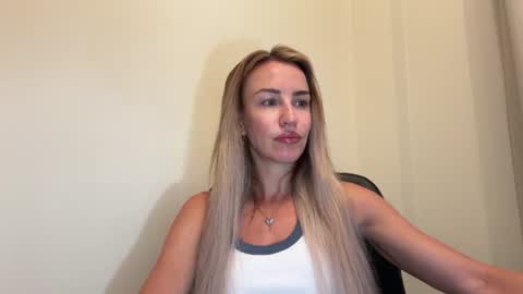 Snapshot of nyxelia_ chatting on June 2026 07:05:02 AM Anastasia online show from June 2026 07:05:02 AM