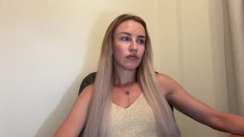 Snapshot of nyxelia_ chatting on June 2026 07:17:01 AM Anastasia online show from June 2026 07:17:01 AM