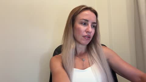 Snapshot of nyxelia_ chatting on June 2026 08:08:01 AM Anastasia online show from June 2026 08:08:01 AM