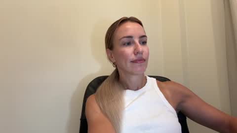 Snapshot of nyxelia_ chatting on July 2026 07:15:02 AM Anastasia online show from July 2026 07:15:02 AM