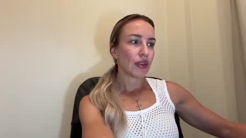 Snapshot of nyxelia_ chatting on July 2026 07:09:02 AM Anastasia online show from July 2026 07:09:02 AM