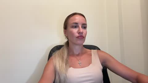 Snapshot of nyxelia_ chatting on July 2026 07:08:02 PM Anastasia online show from July 2026 07:08:02 PM