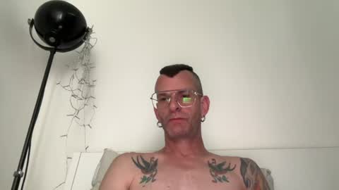 Snapshot of o_johnny_deep_o chatting on July 2026 06:04:02 AM Jonathan Deep online show from July 2026 06:04:02 AM