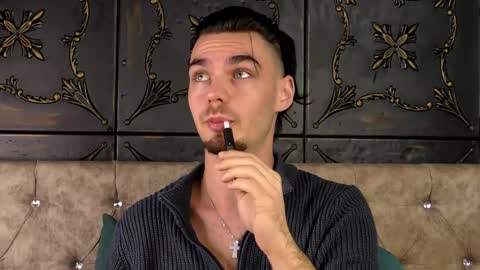 Snapshot of oceanheat chatting on November 2025 10:54:02 PM OceanHeart online show from November 2025 10:54:02 PM