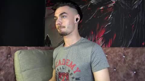 Snapshot of oceanheat chatting on December 2025 04:35:02 PM OceanHeart online show from December 2025 04:35:02 PM