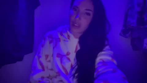 Snapshot of oceanxalara22_xo chatting on November 2025 03:06:01 AM A L A R A online show from November 2025 03:06:01 AM