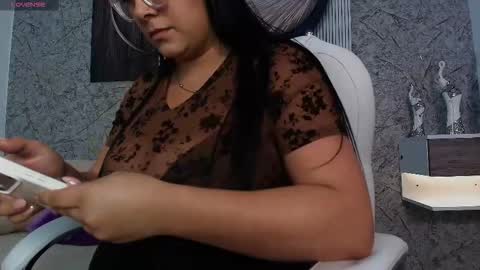 independent model online show from January 2026 07:15:02 PM