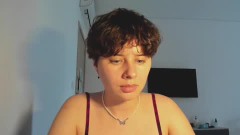 Evie online show from December 2025 08:20:02 AM