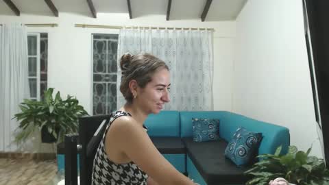 Val online show from December 2024 12:36:02 AM