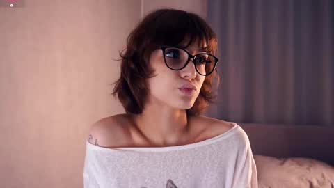 Thea online show from November 2025 07:34:02 PM