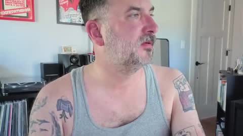 Snapshot of office_dad chatting on September 2025 06:30:02 PM Office Dad online show from September 2025 06:30:02 PM