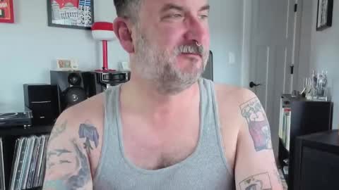 Snapshot of office_dad chatting on September 2025 05:47:02 PM Office Dad online show from September 2025 05:47:02 PM